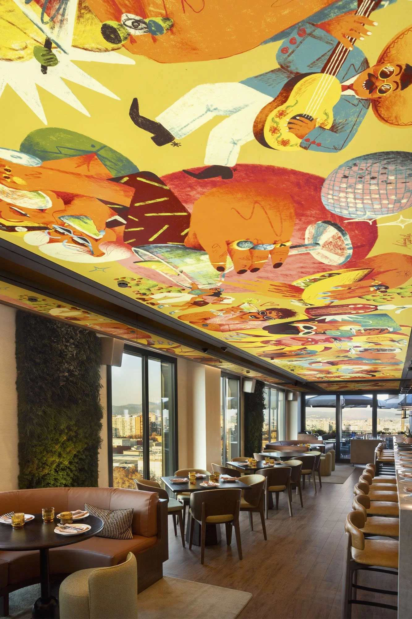 Marina Capdevila_Mural The Social Hub Poble Nou_AltaRes02 copia.jpg