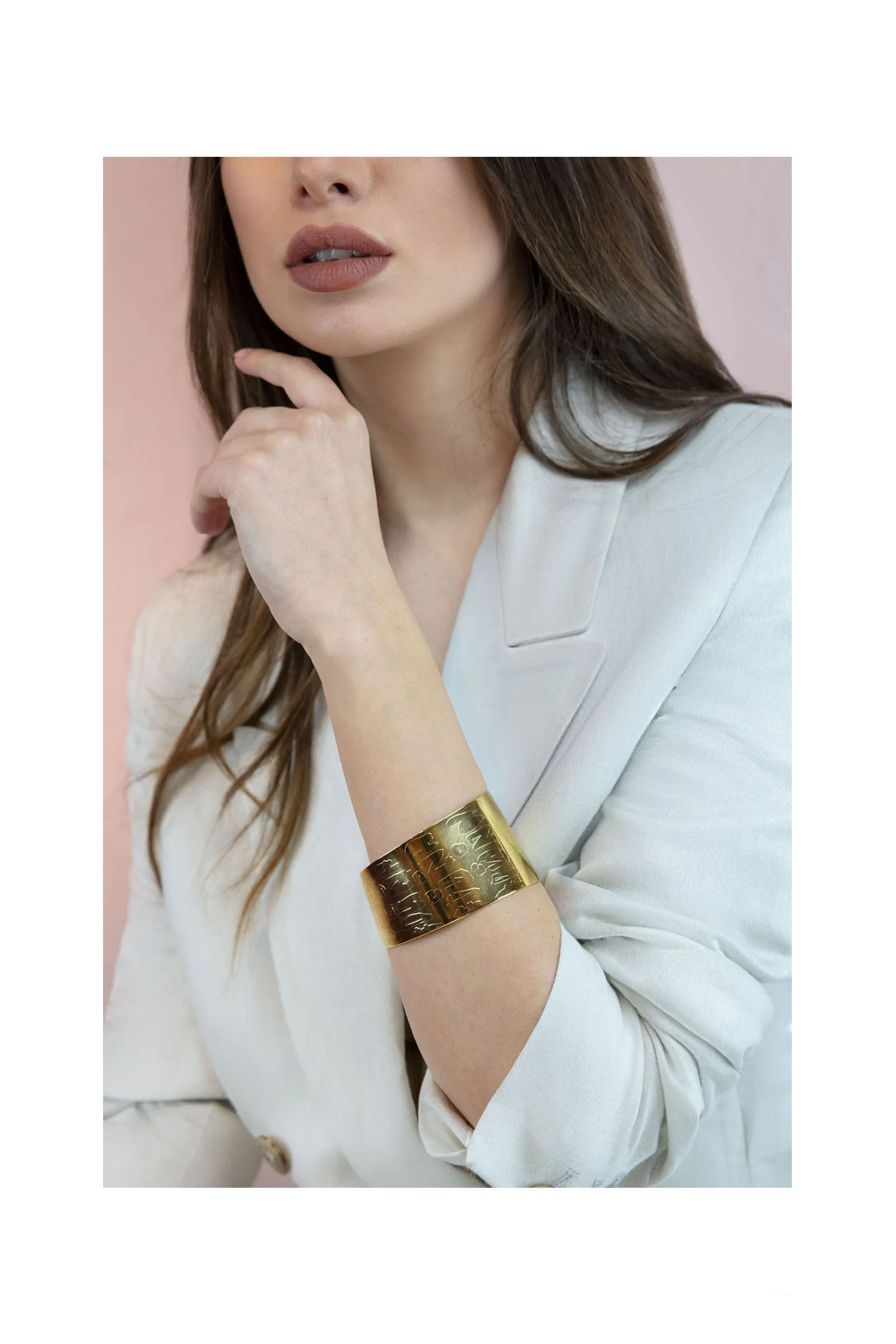 Cuff Gravada Large.jpg