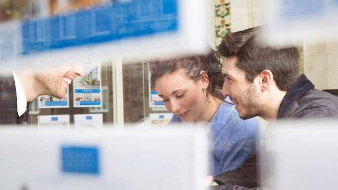 How to Find the Right Real Estate Agent to Sell Your Home