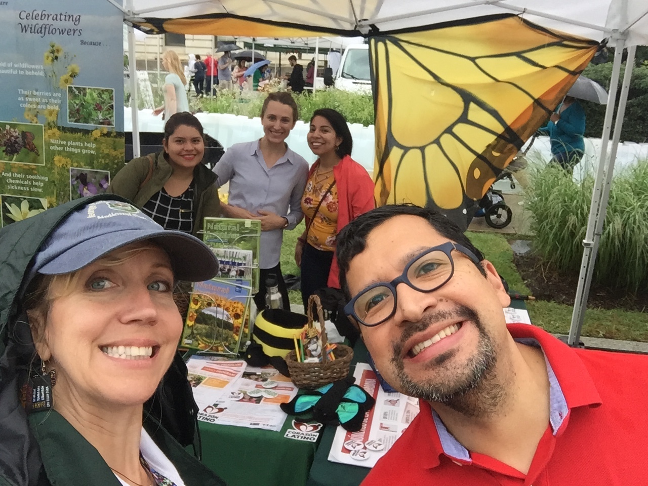 The USFS and Corazón Latino team fluttered over to the Pollinator Festival to talk about bees, bats, and butterflies. 