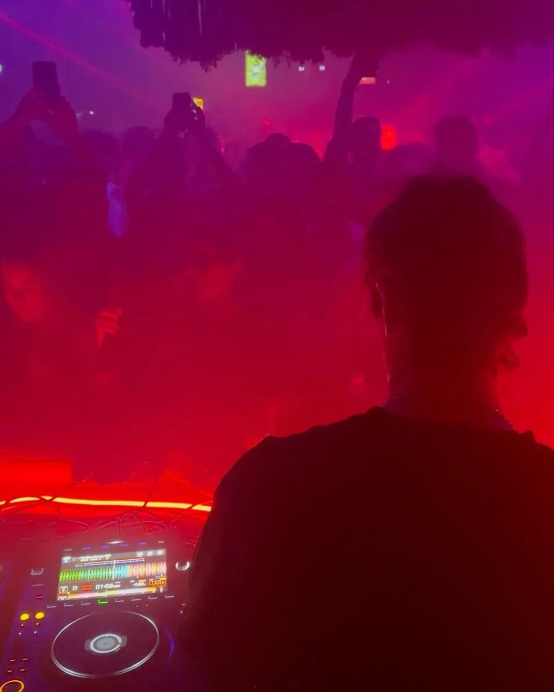 PREMIERE | ESIN, EDE, SAMET GUNAL - YOU GAVE ME LOVE | INNERVISIONS

You gave me love, you gave me ecstasy 🫦
Our current earworm is finally coming out this Friday on Innervisions, as part as the newest Secret Weapons compilation.
Stream it now on ou