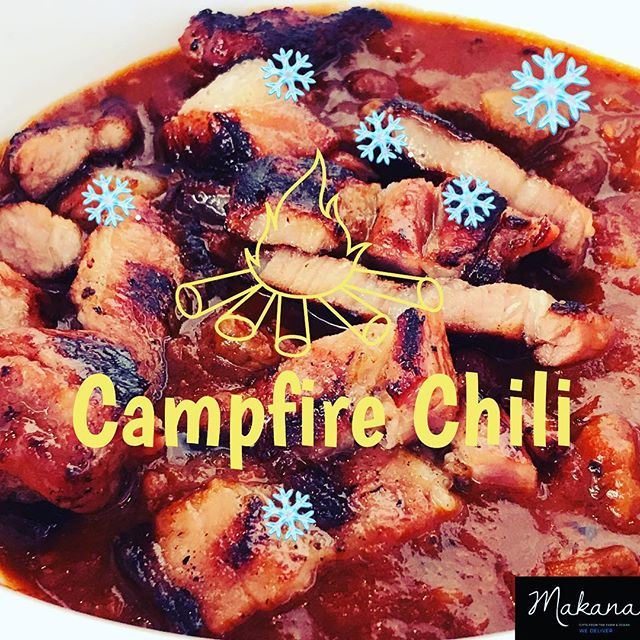 ❄️ First snow of the season ❄️We slow cooked an original campfire  #chili 🌶 made with wholesome kidney beans, tomatoes, beef and top with roast corn and edamame. Perfect bowl to warm up. 😋

Yes we are open and delivering today in this weather. Pls 