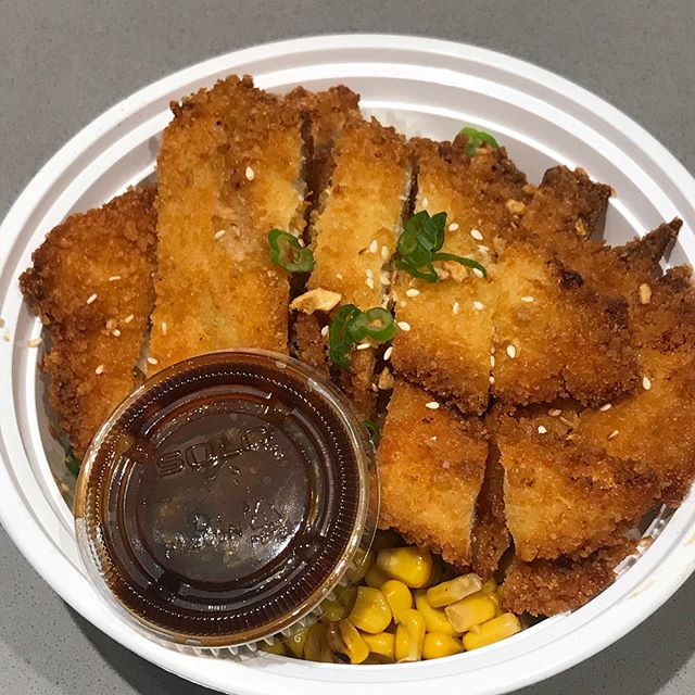 Warm up with some Hawaiian style ono grindz (good eats): Chicken Katsu, Loco Moco, Garlic Shrimp, Yuki soba style Fried Noodles with BBQ chicken. The list goes on. Find us on Seamless and Eat24. Or drop in if the weather isn&rsquo;t too rough.
.
.
.
