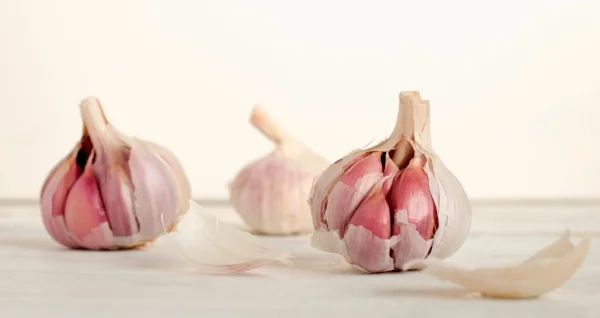 In case you're wondering; I now know that there are several cloves in one head of garlic.