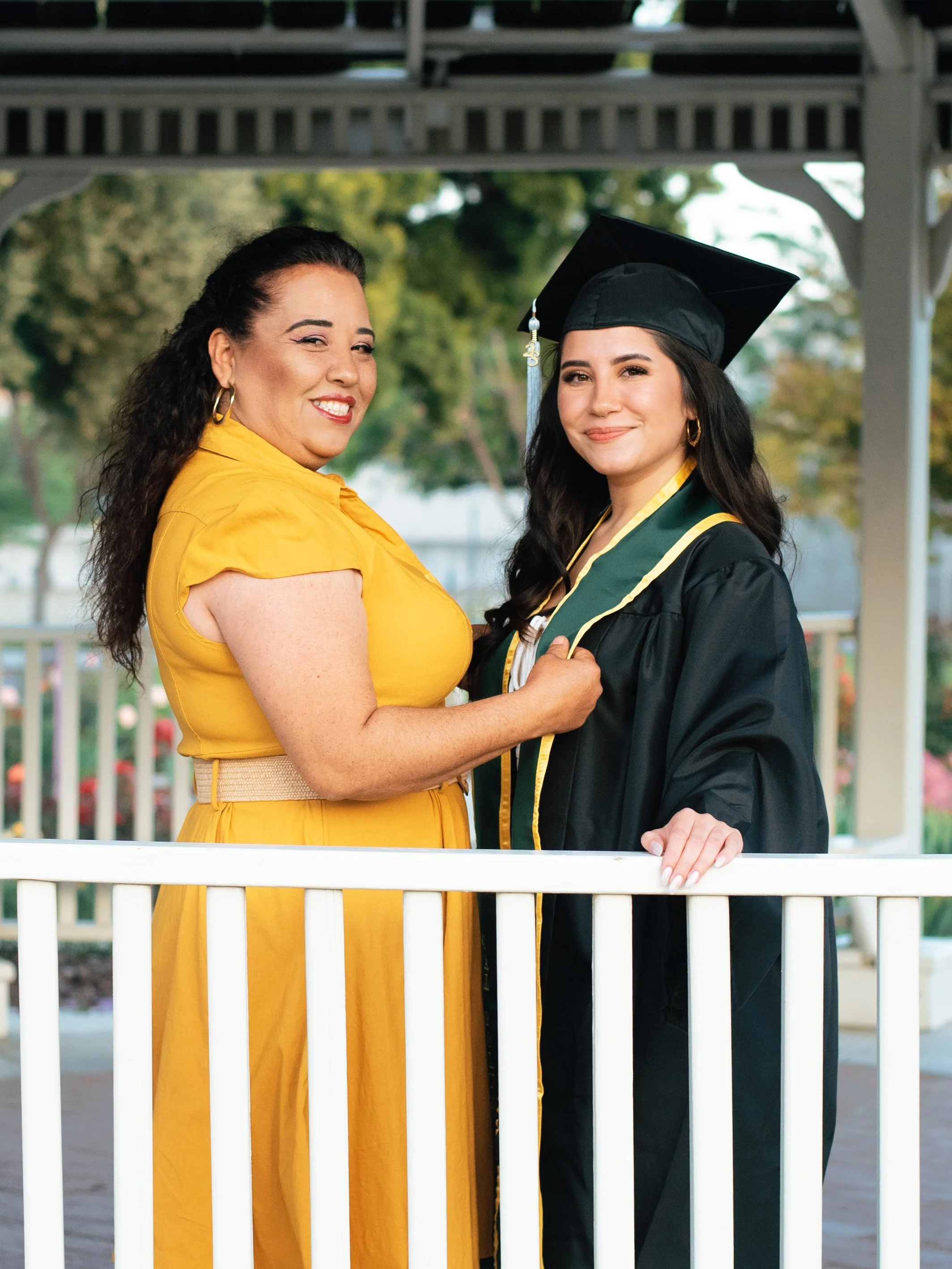 Leslie_Grad_Photo-40.jpg