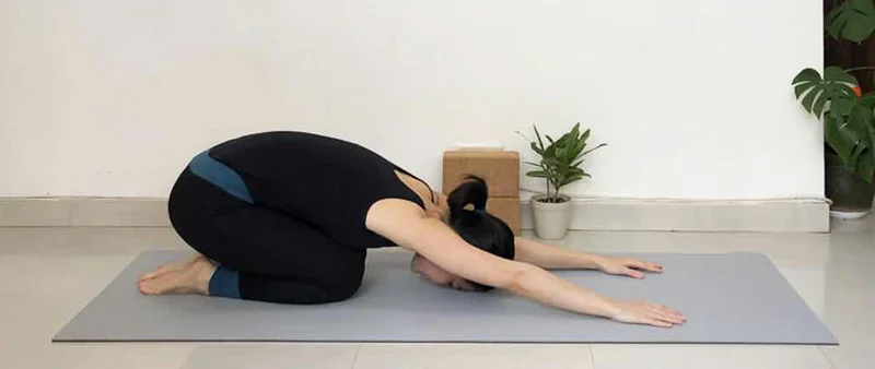 yoga-child-pose-relaxation.jpg