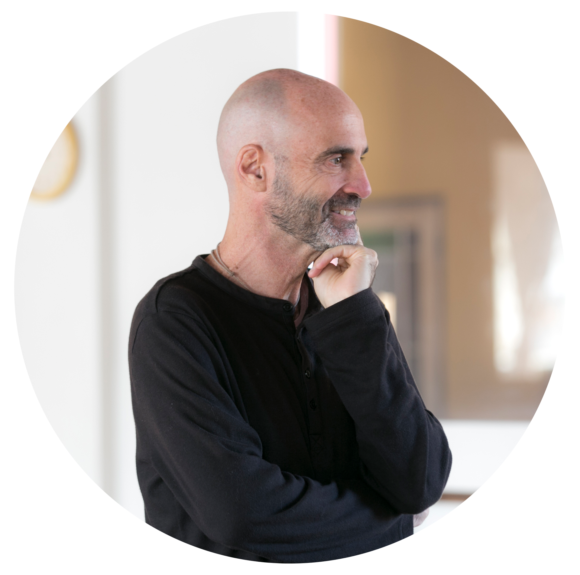 Rick in Melbourne black shirt_circle.png