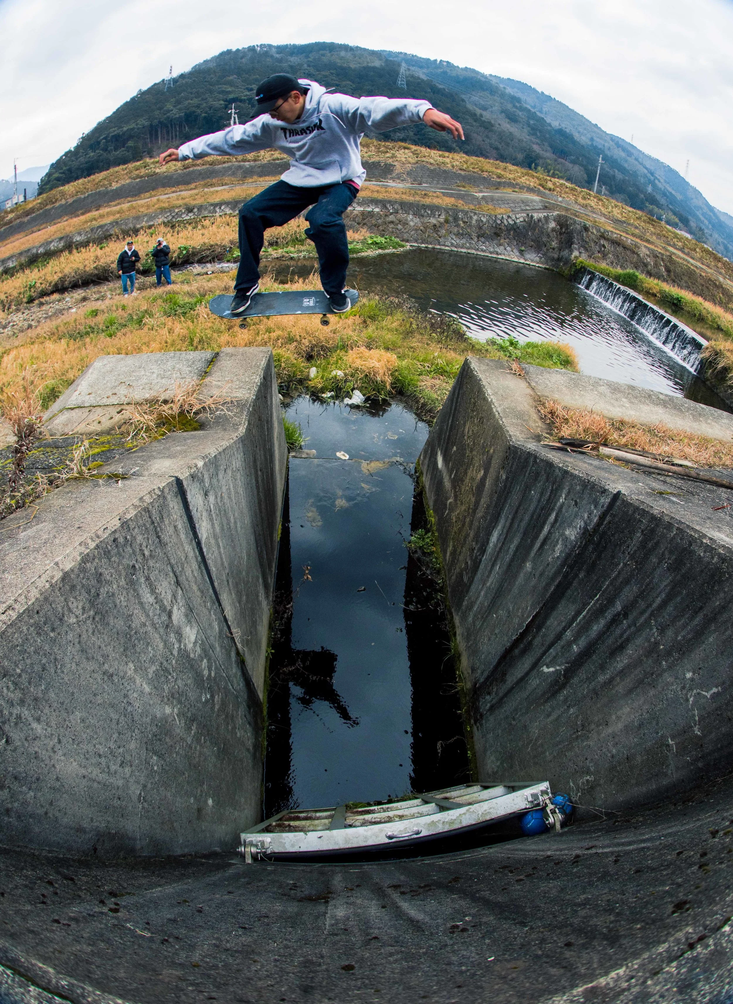EUGENE CHOI_OLLIE OVER GAP.jpg