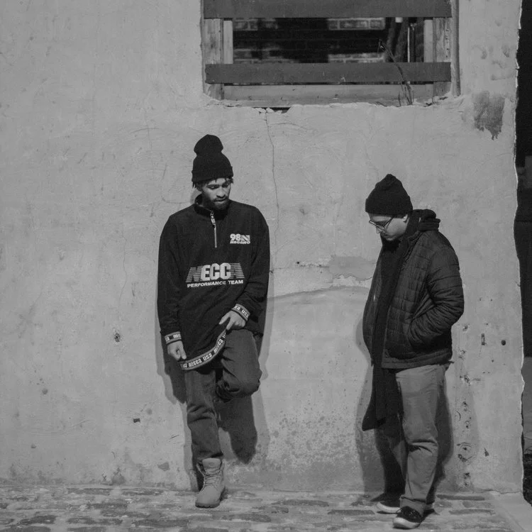 Philly duo lojii & Swarvy drop gritty "poor git da $$$” visuals