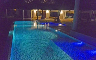 Poolhouse-night.jpg