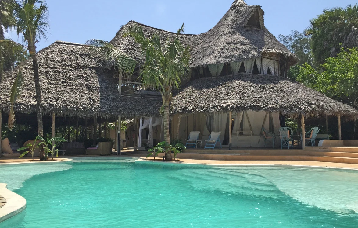 Shuma2-poolhouse.jpg