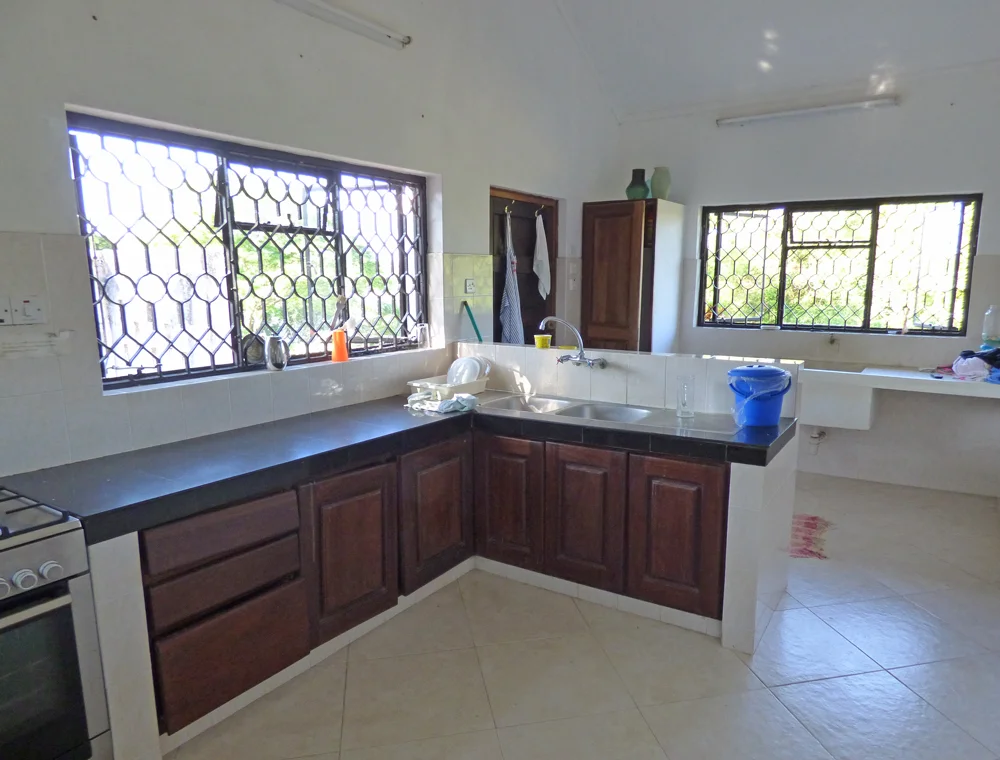 KA02-kitchen.jpg