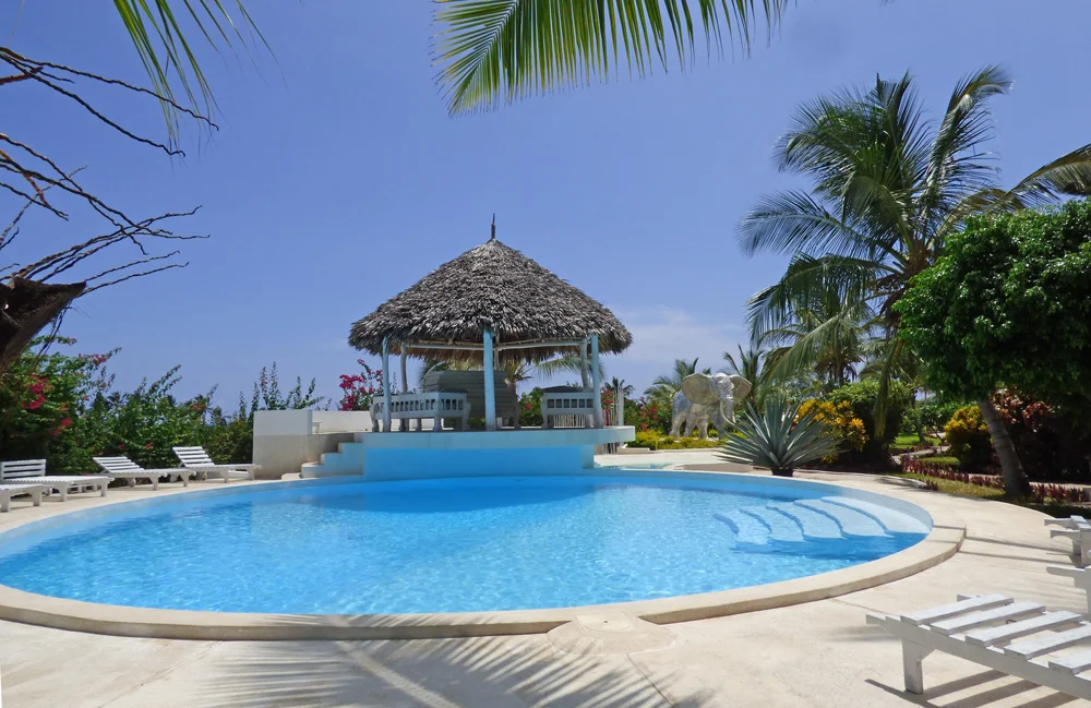 NVFT01-pool.jpg