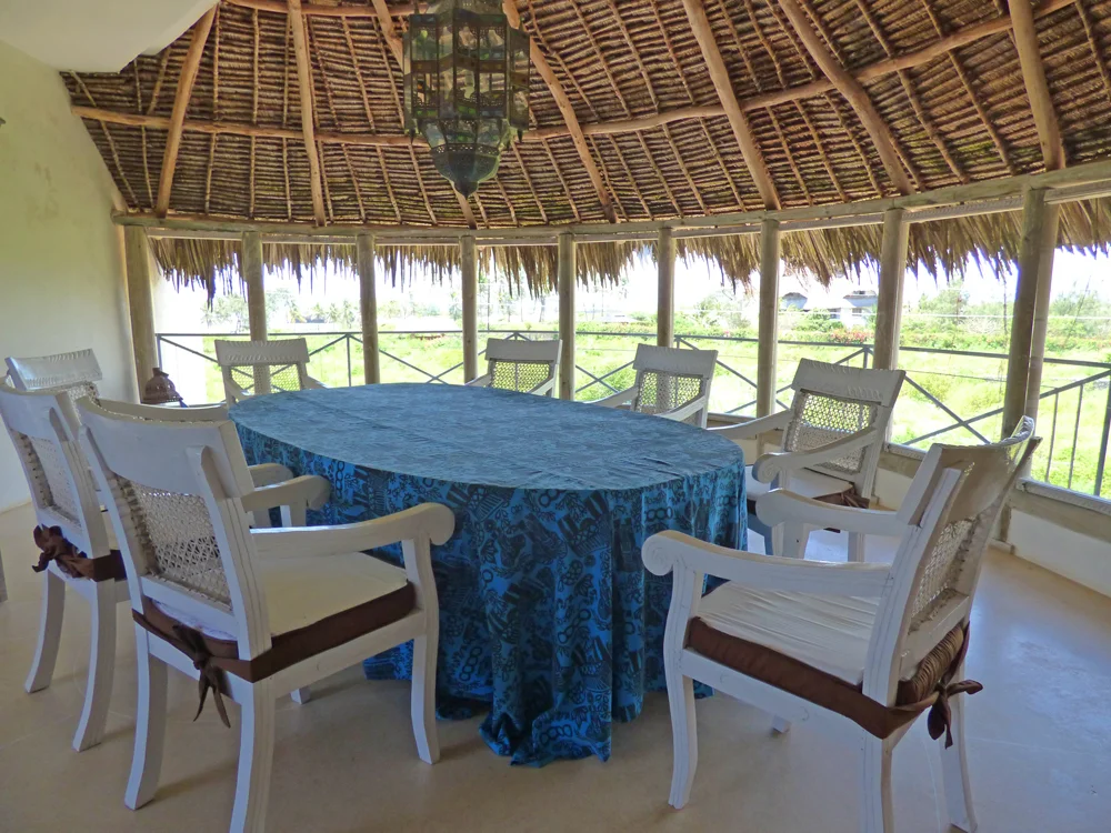 NVFT01-dining.jpg