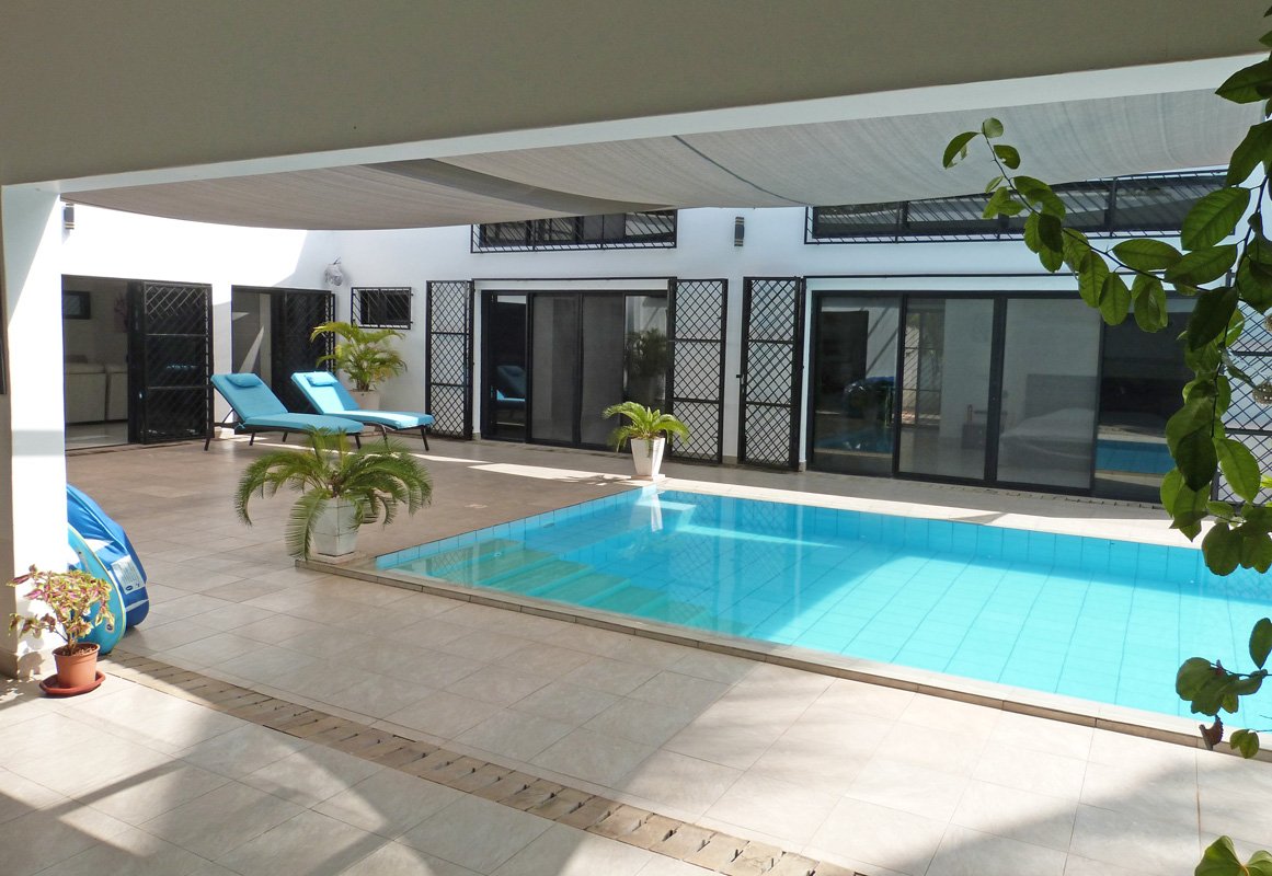MFG04-pool-terrace.jpg