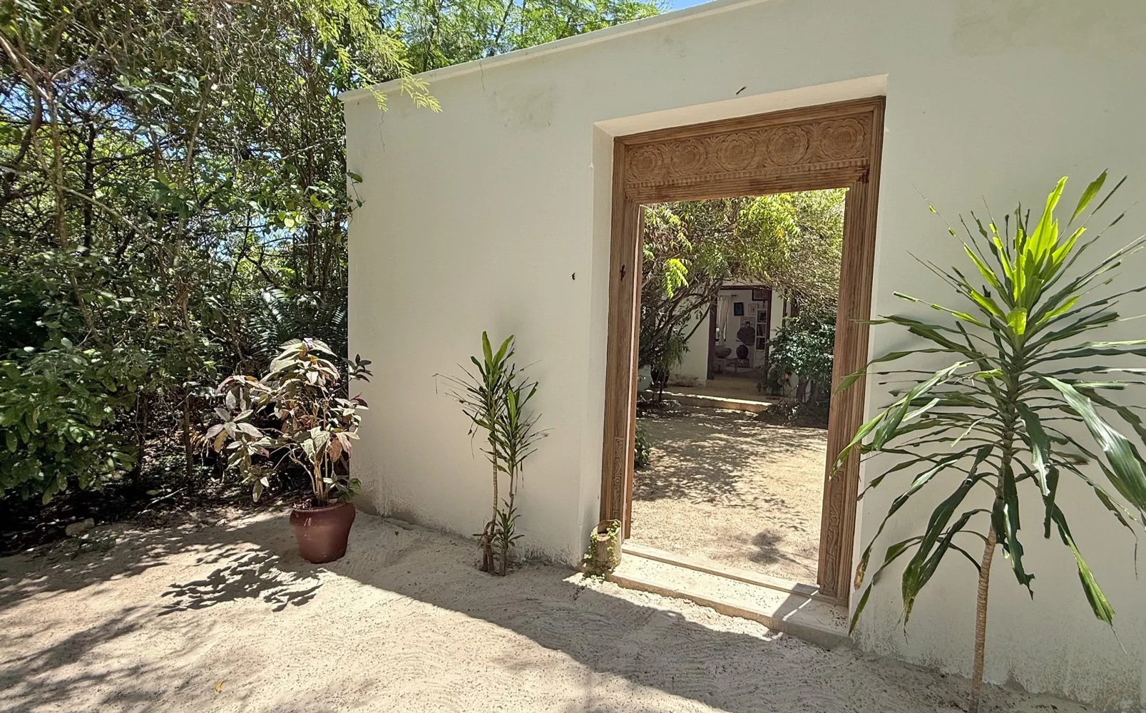 KC-lamu-door.jpg