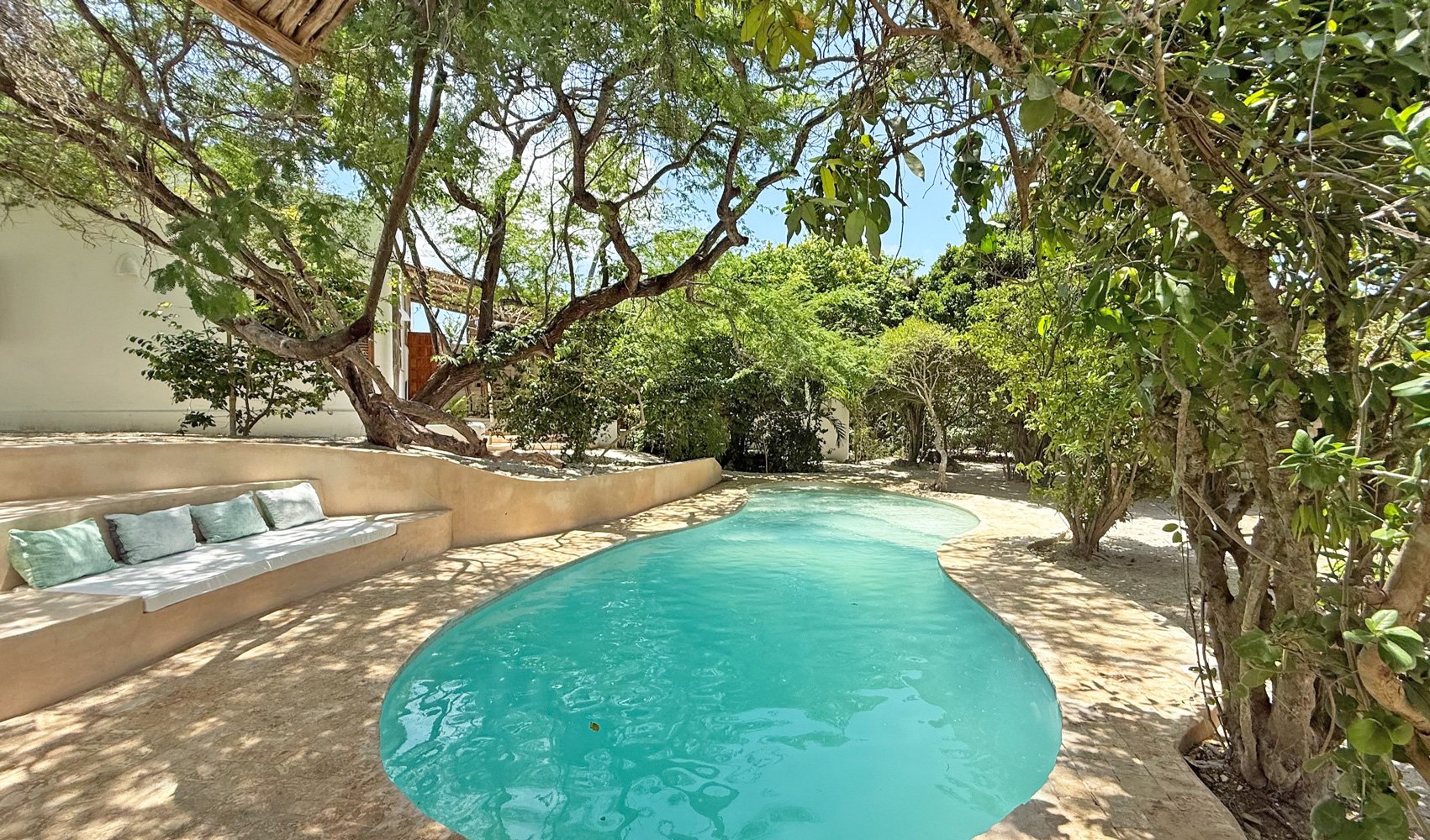 KC-pool-terrace.jpg