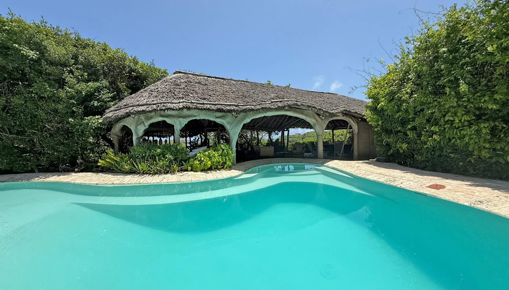 KH-pool-to-poolhouse.jpg
