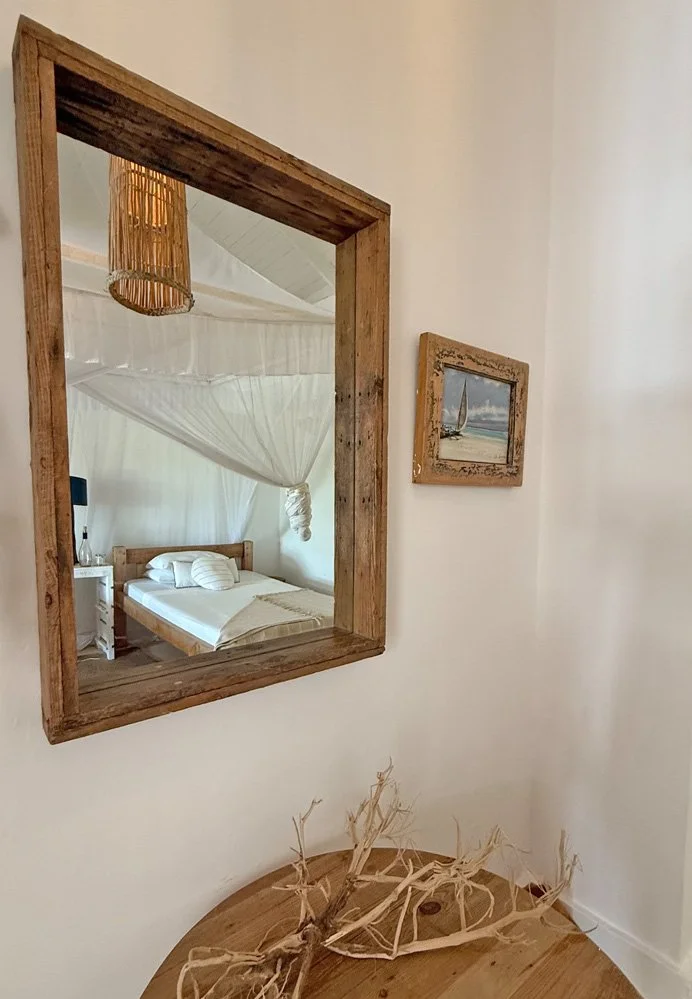KH-bed1-mirror.jpg