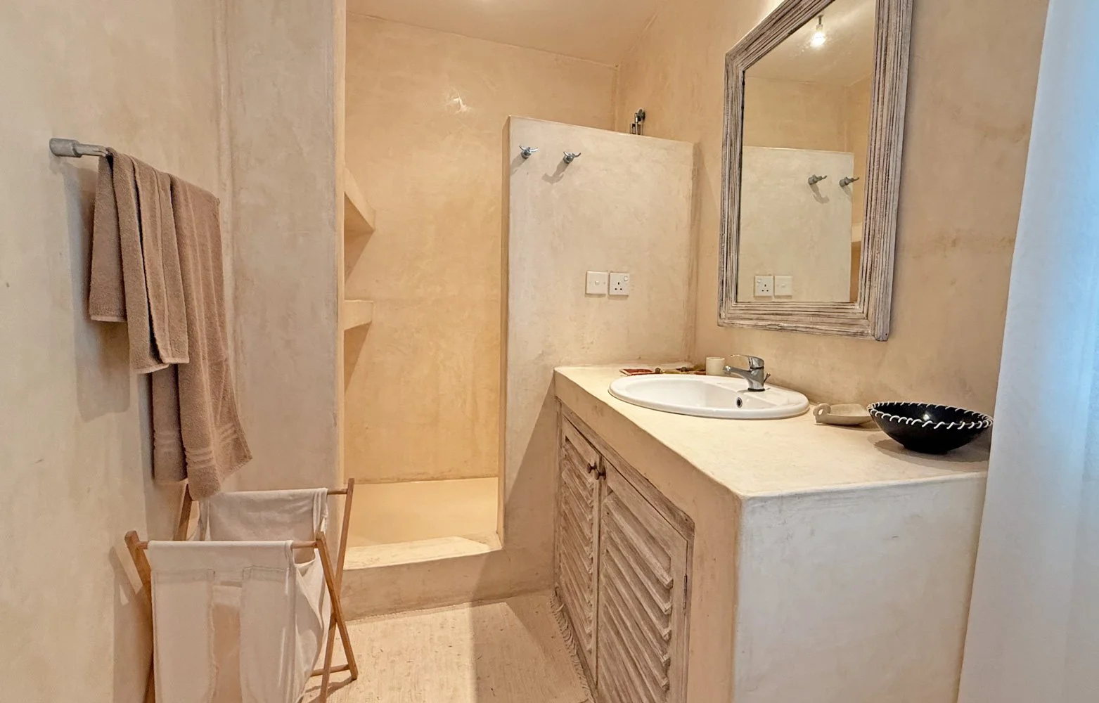BAMC03-bath2.jpg