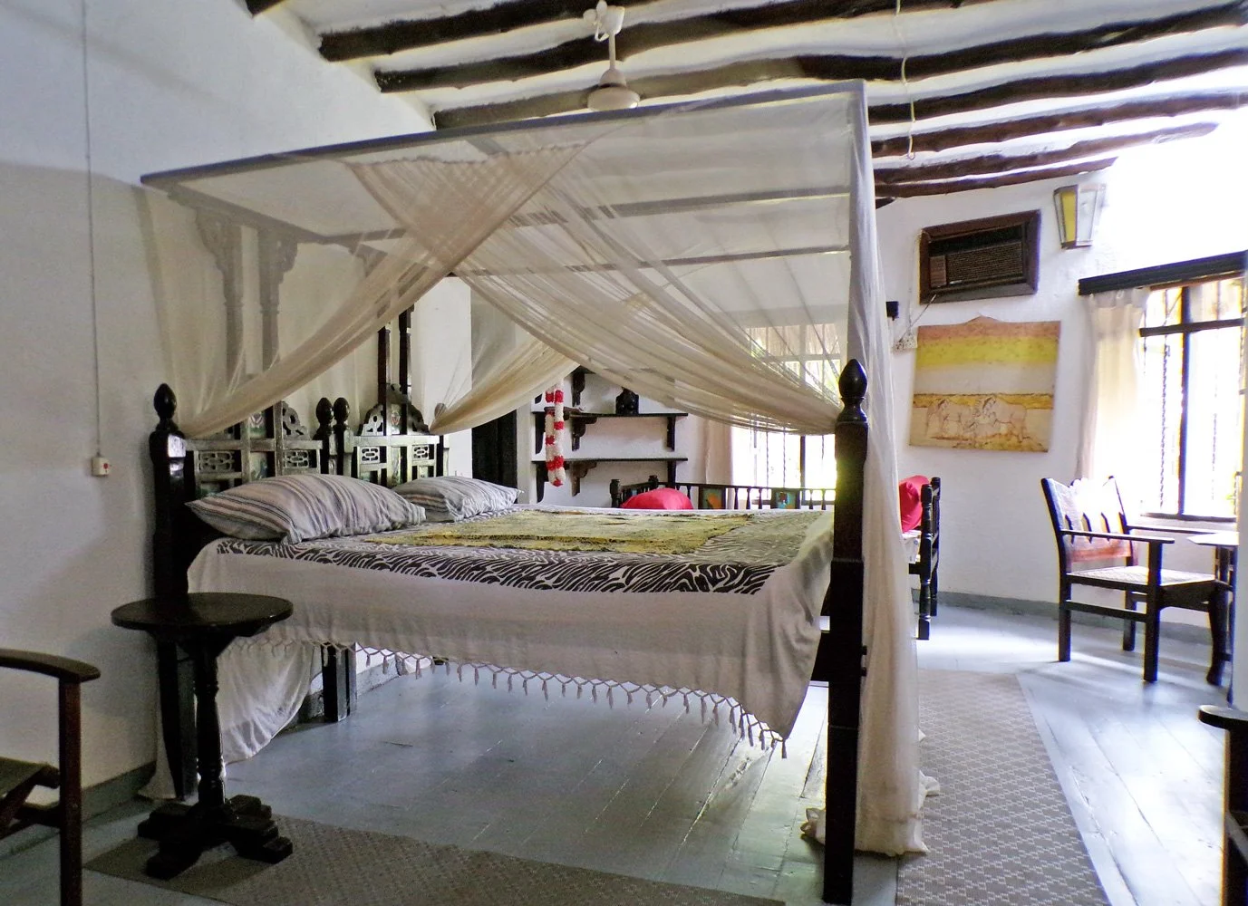 MH04-bed3a.jpg