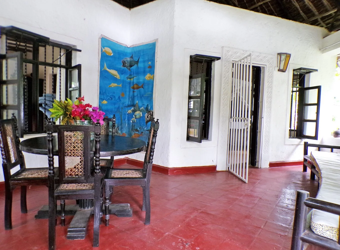 MH04-terrace.jpg