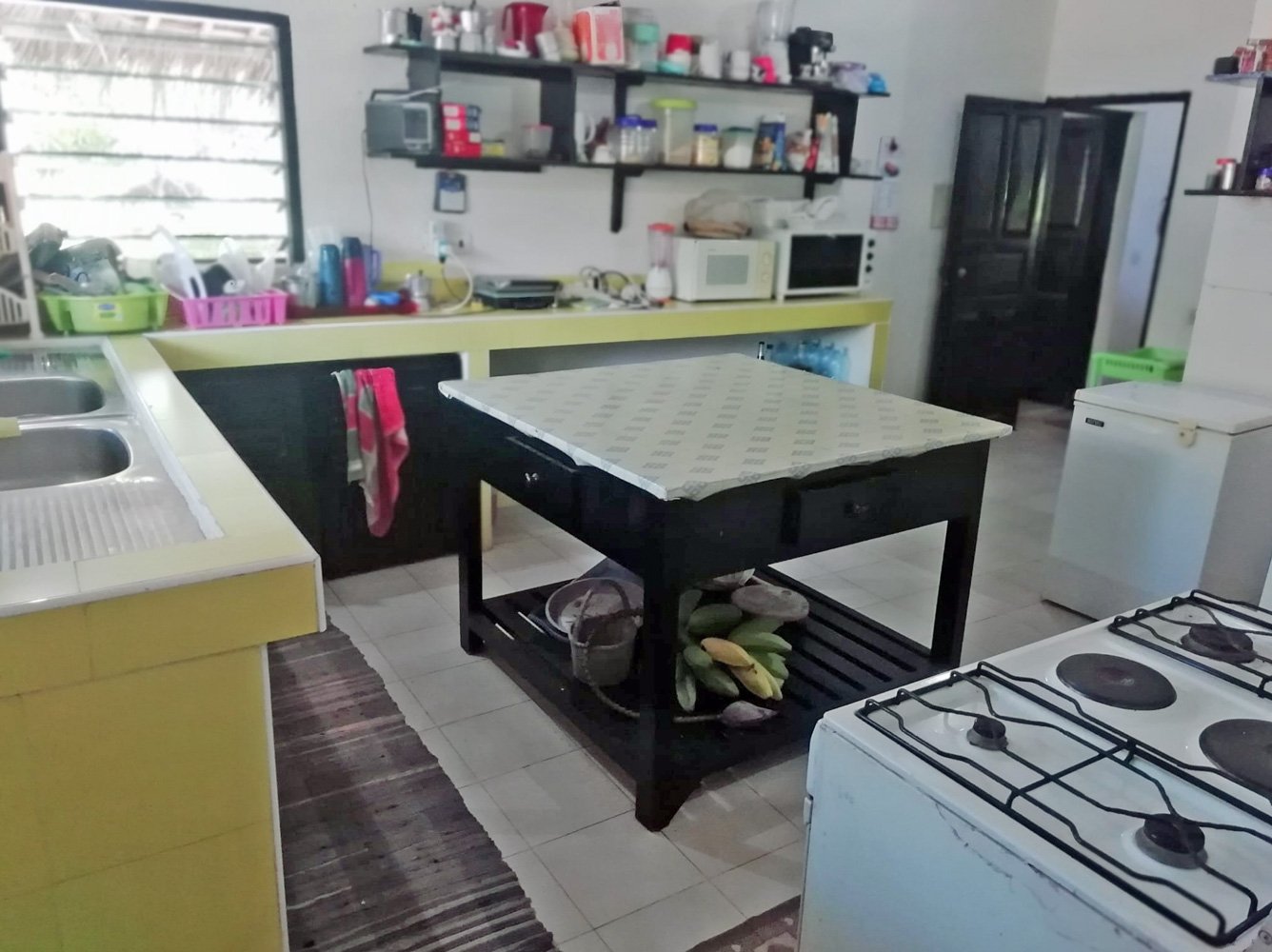 MH04-kitchen.jpg