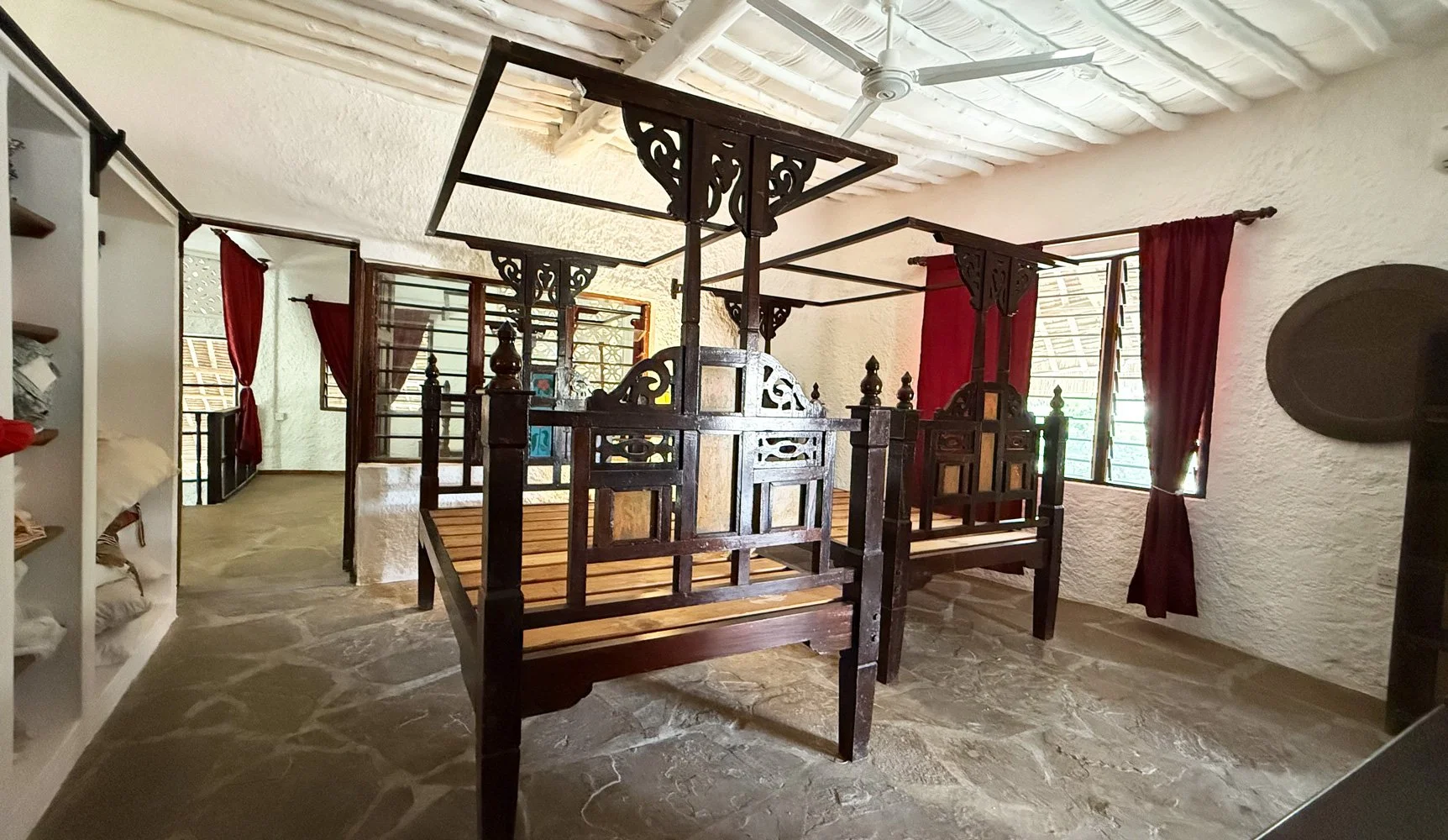 VRH03-bed2a.jpg