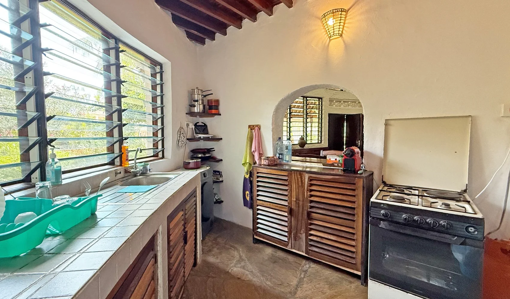 VRH03-kitchen2.jpg