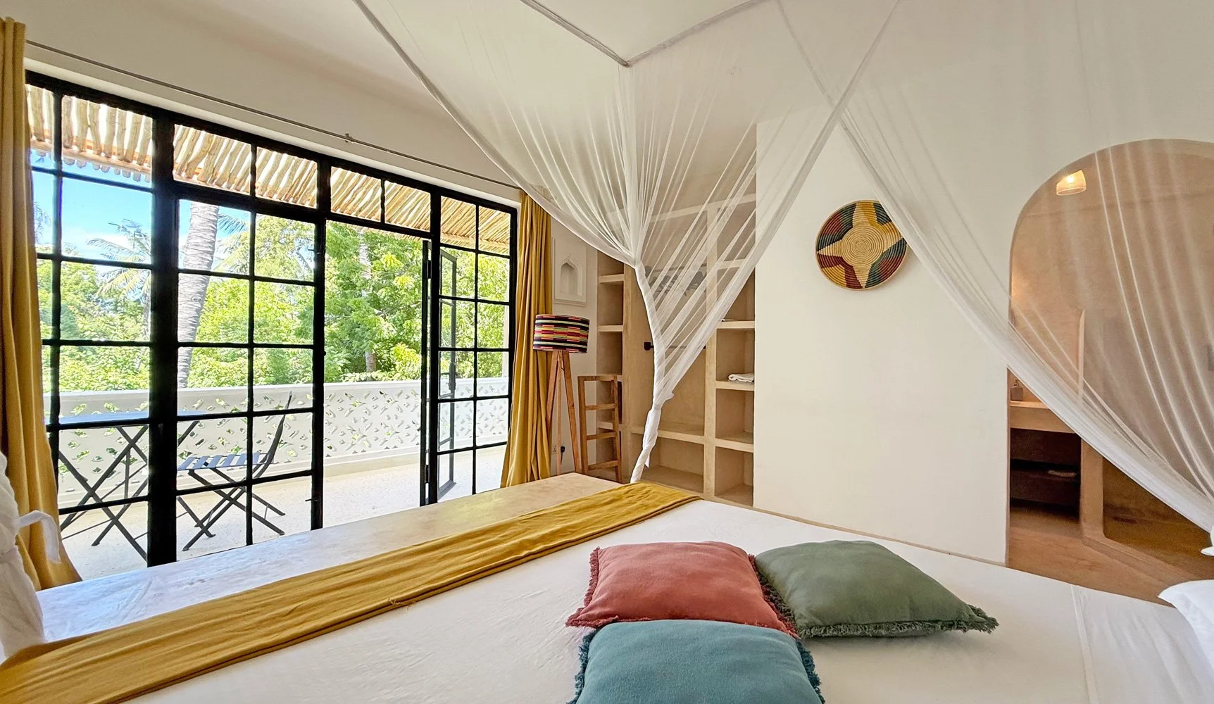 MFDJ04-bed2b.jpg