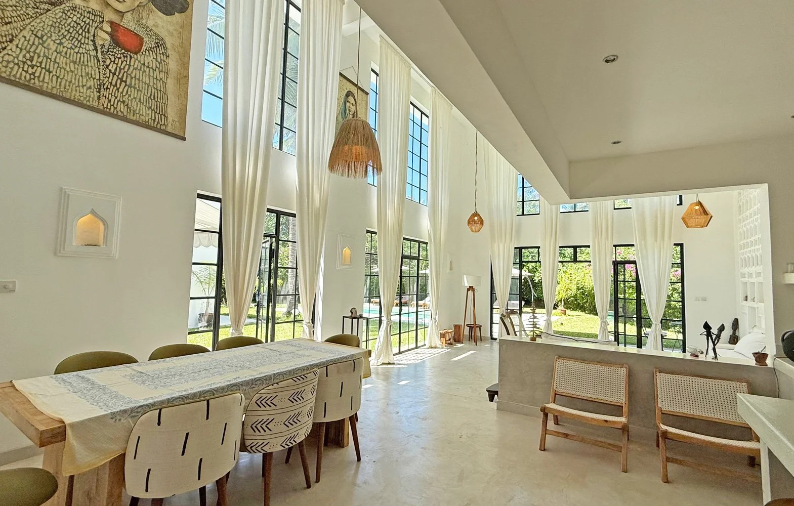 MFDJ04-dining.jpg