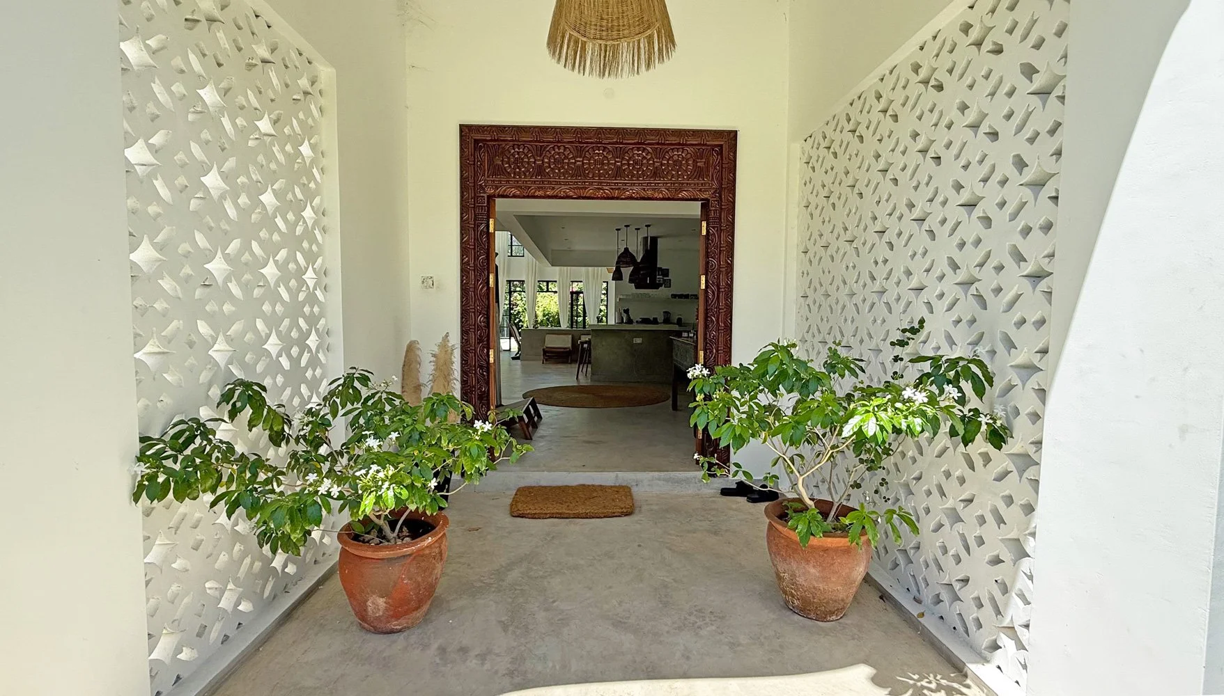 MFDJ04-entrance.jpg