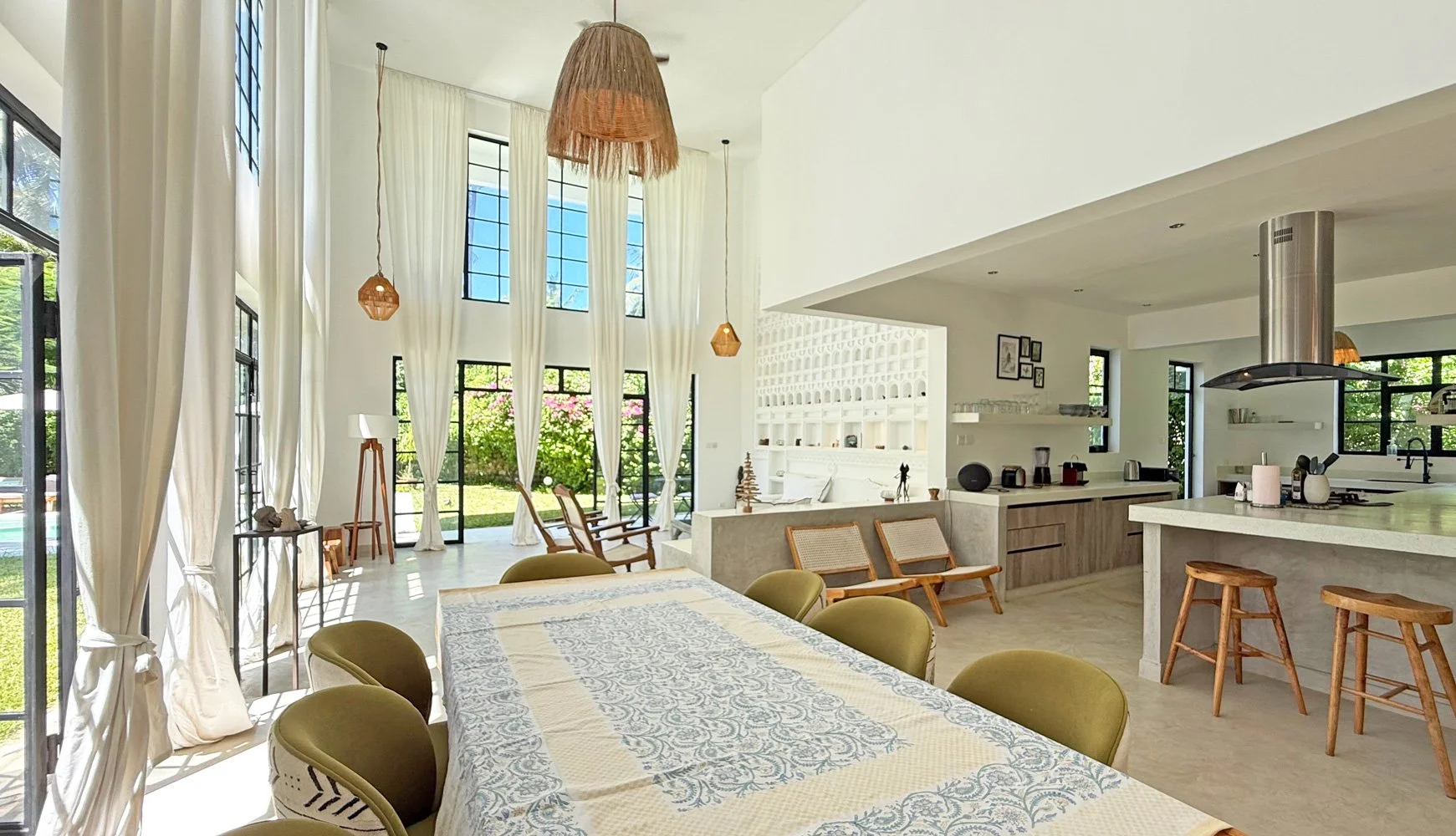 MFDJ04-living-kitchen.jpg