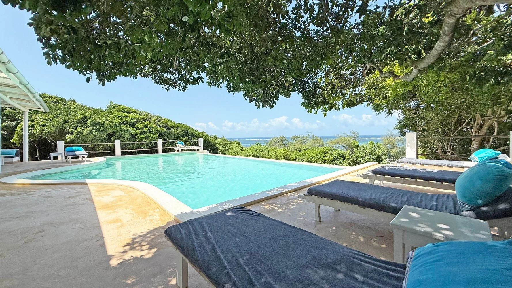 Bao-sunbed-view.jpg