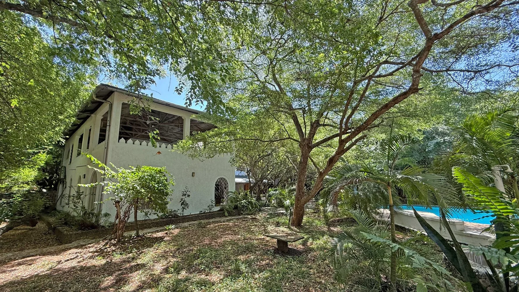 WH-house-pool.jpg