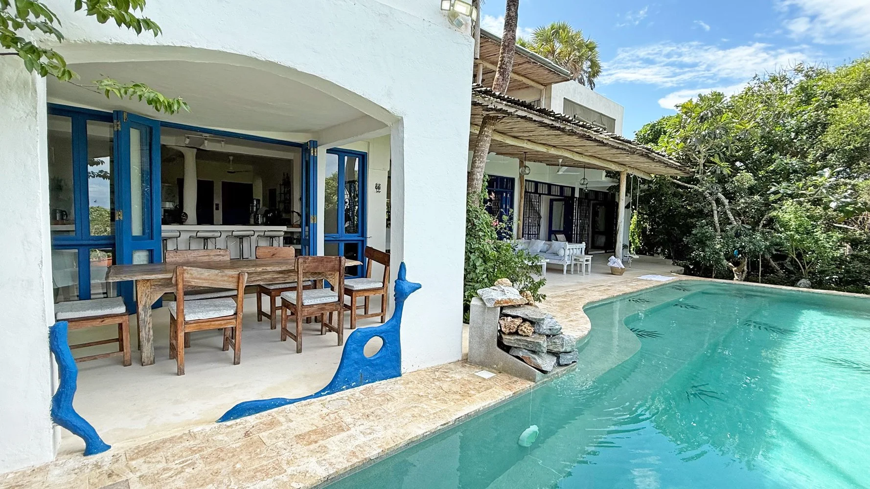 CR-house-pool-right.jpg
