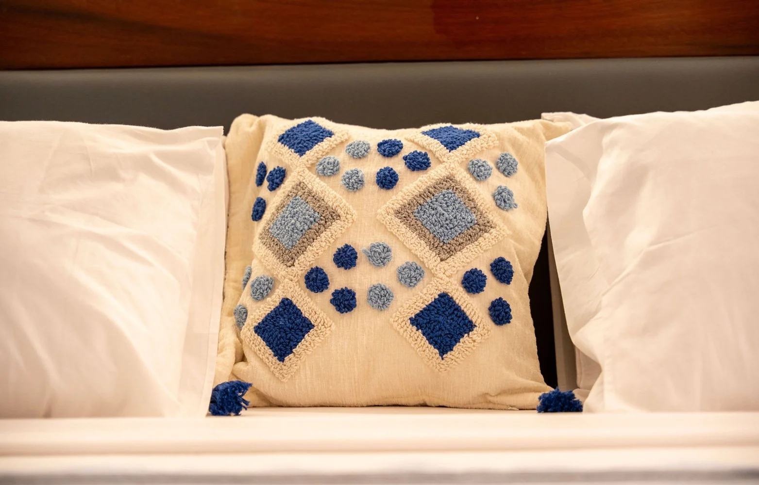 DH-bed3b-pillow.jpg