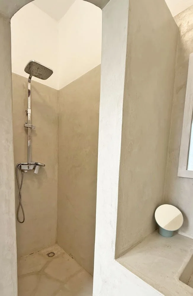VAA02-shower2.jpg