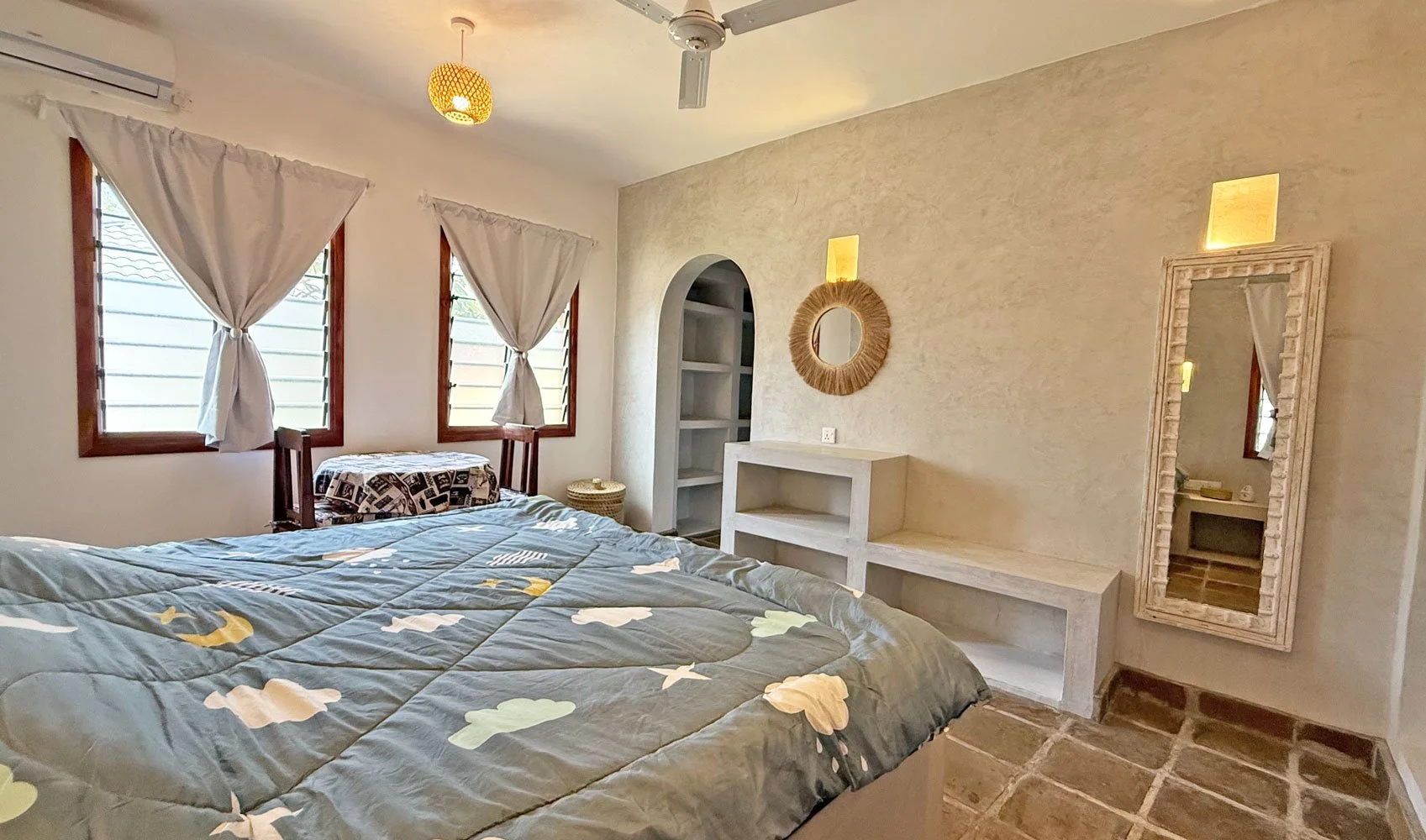 VBP04-cott-bed2.jpg