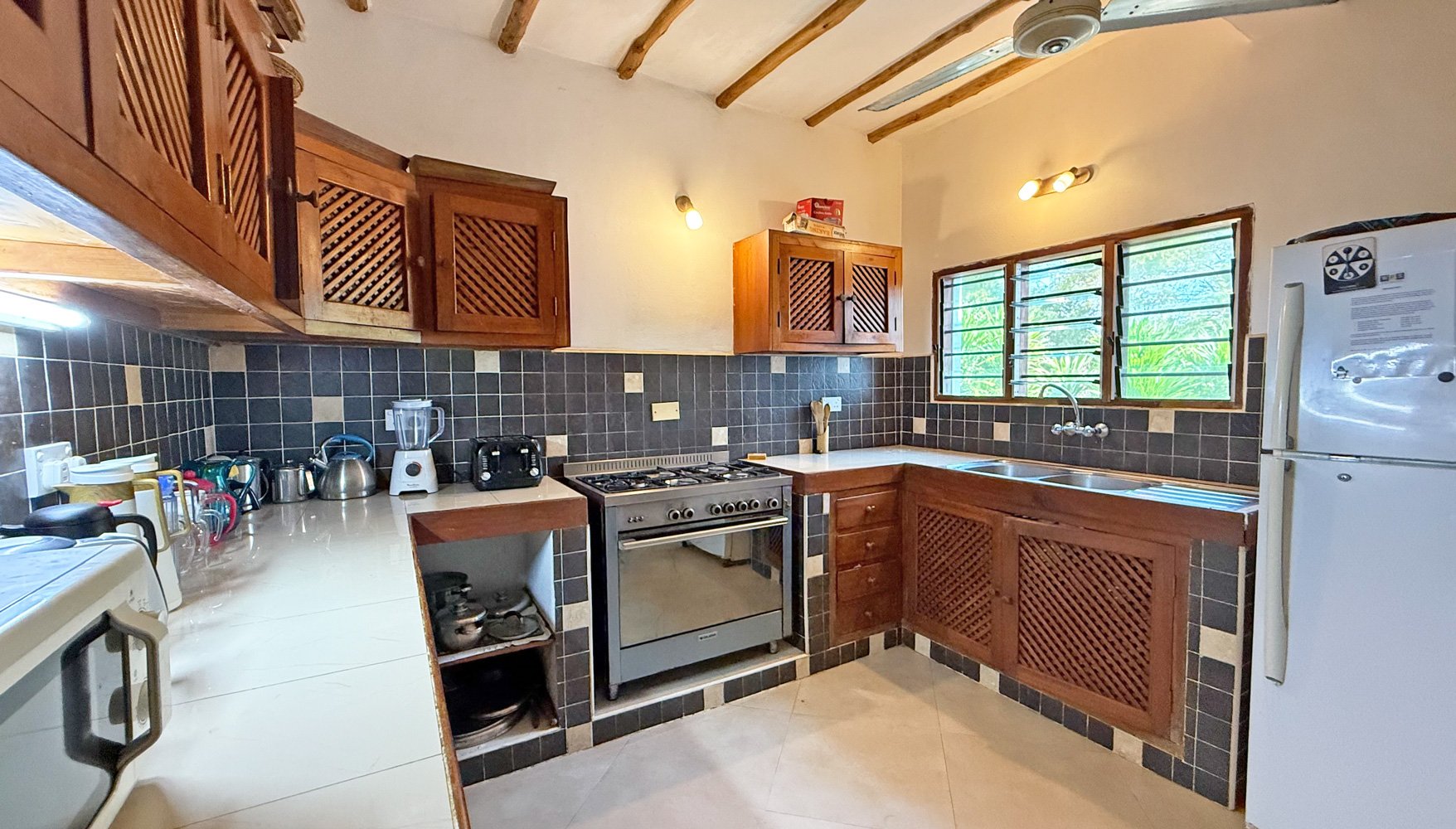 Sug-kitchen.jpg