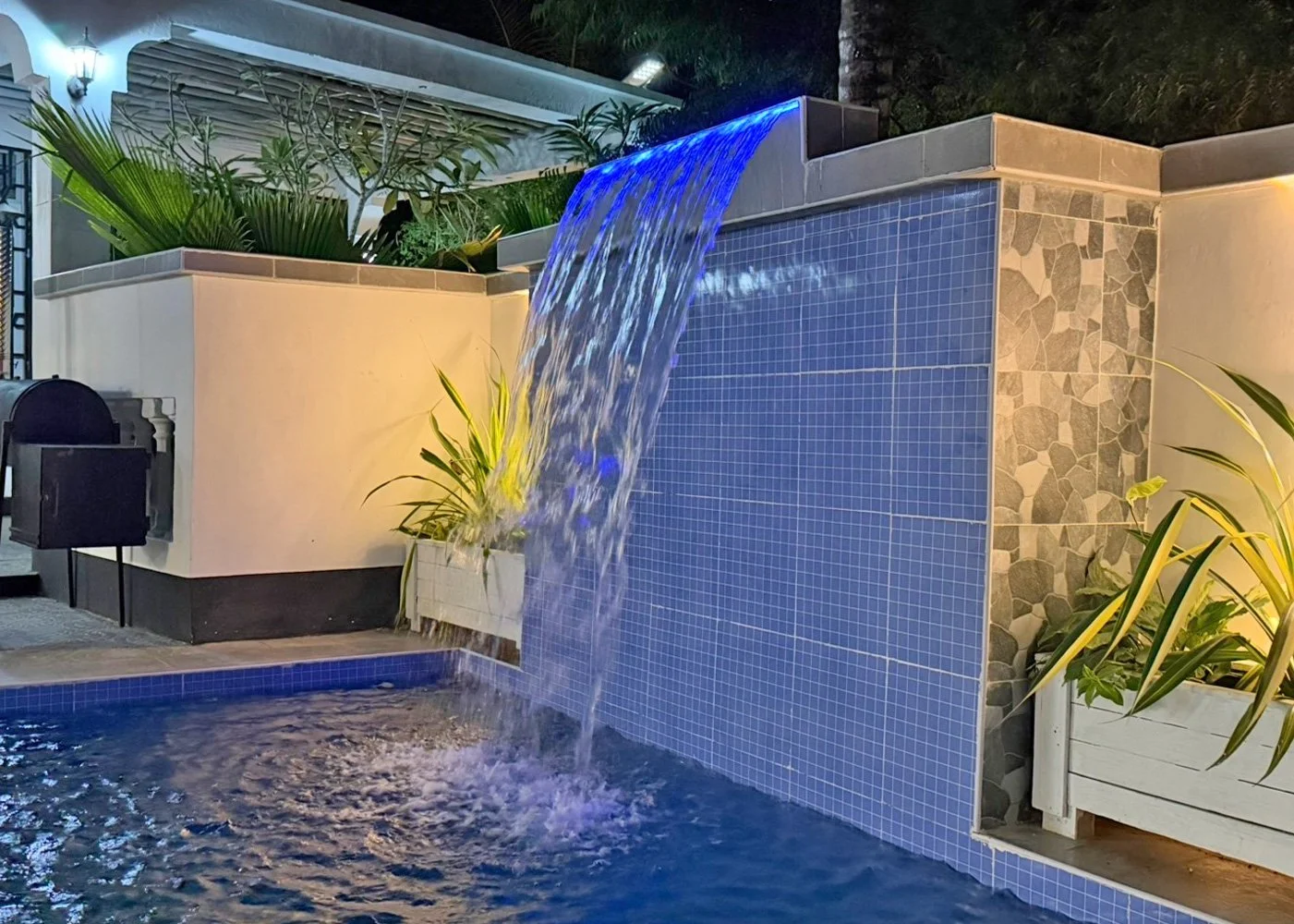 MLDR02-fountain.jpg