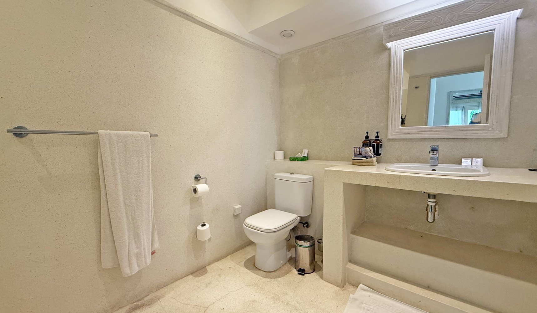 BMP12-bath2.jpg