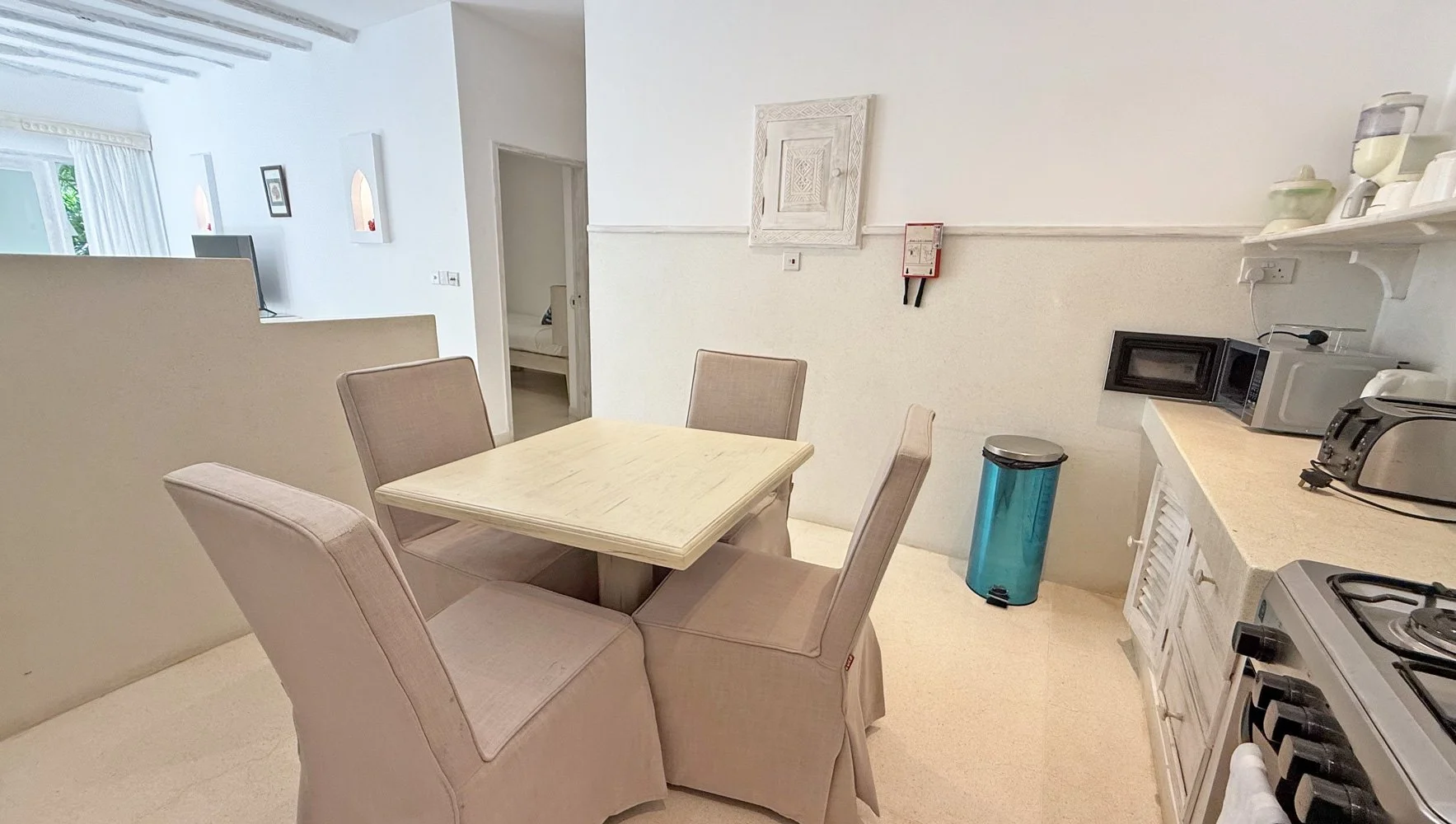 BMP12-kitchen-out.jpg