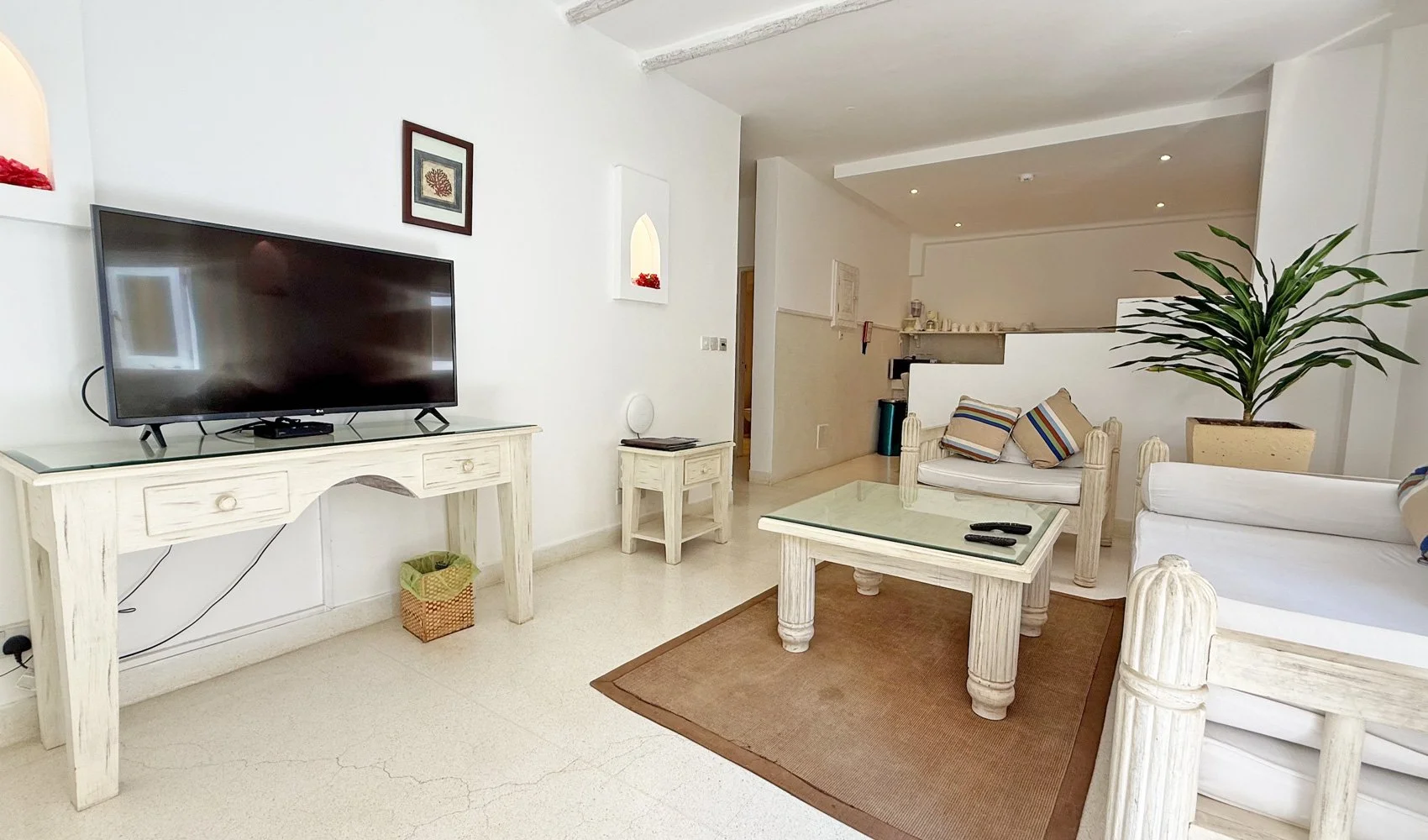 BMP12-tv-room.jpg