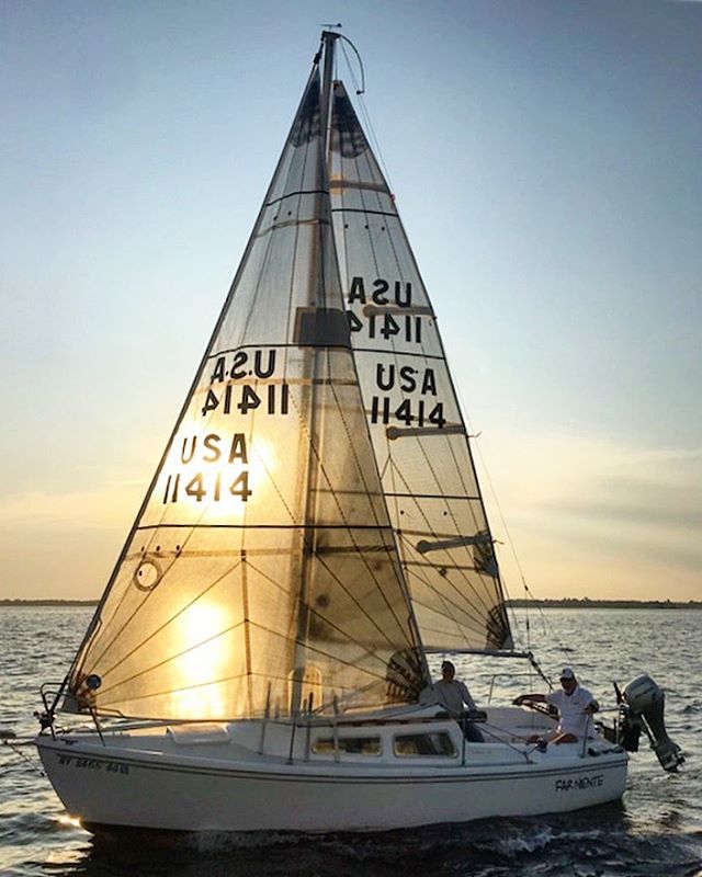 S/V Far Niente @bobbyboatyard has recently joined the #southbaycruisingclub and is enjoying some golden summer sail racing #sbccracing #sbccsail #greatsouthbay #sailgreatsouthbay #longislandsailing #sailgrammers #cruisingoutpost #catalina22
