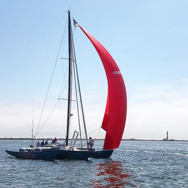 Trimaran Intruder downwind during the West Island Invitational Regatta #sbccracing #sbccsail #southbaycruisingclub #greatsouthbay #sailgreatsouthbay #longislandsailing #sailgrammers #cruisingoutpost