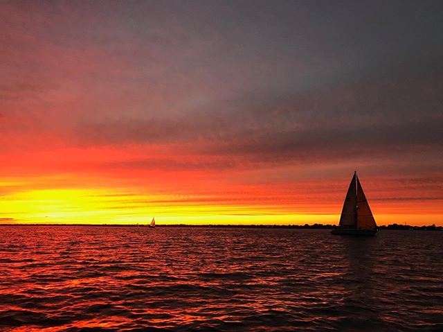 Awesome sky from Thursday&rsquo;s race by @capt.rick1975 #sbccracing #southbaycruisingclub #sbccsail #greatsouthbay #sailgreatsouthbay #longislandsailing #sailgrammers #cruisingoutpost