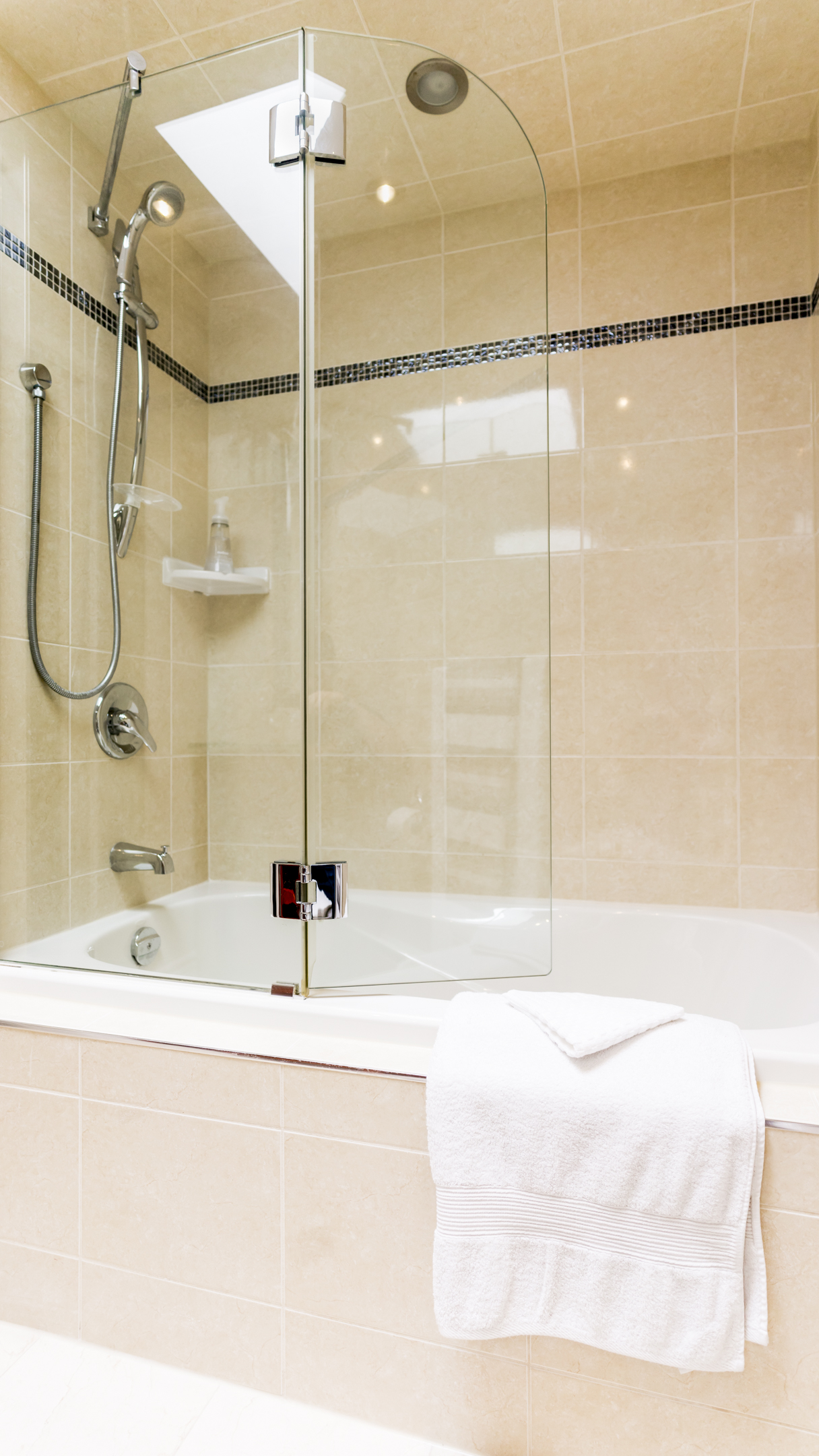 #16 - Bath - 80AdelaideTH6-80.jpg