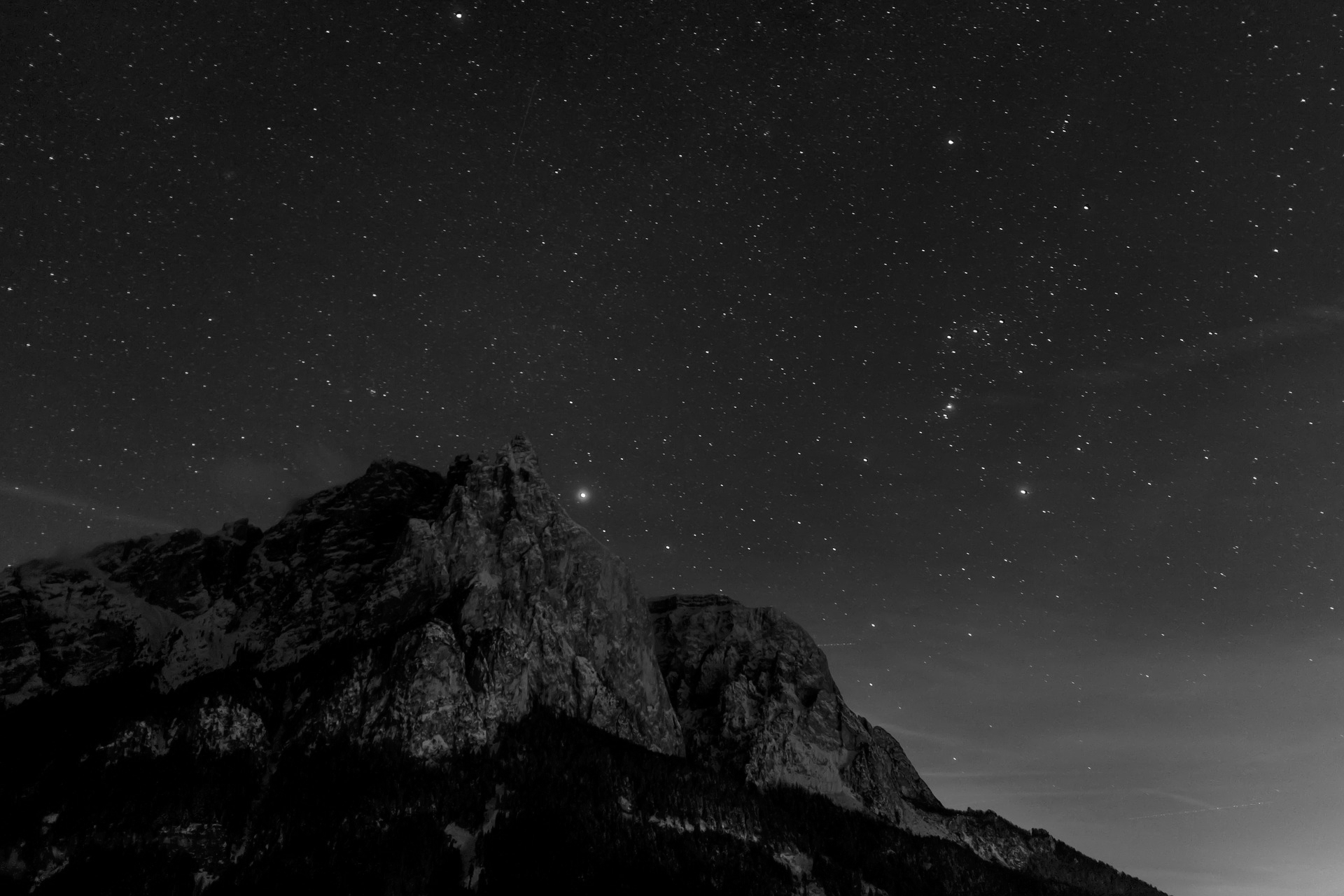 night-photograph-3210889_1920.jpg