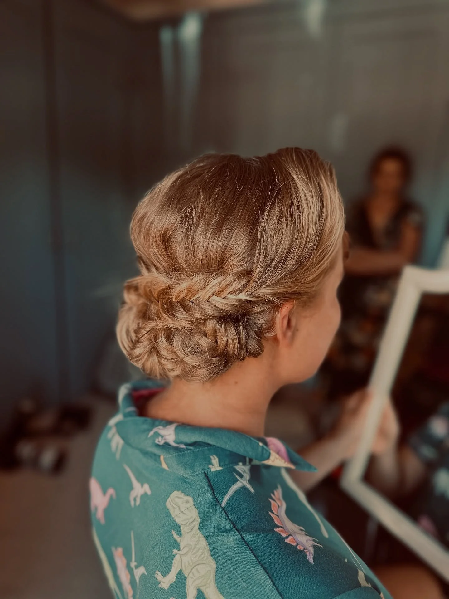 Congratulations Chloe &amp; Adam! 🎉🍾🥂

Fishtails &amp; twists! 

Such a perfect wedding morning! Thank you! 🧡

@makeupangelcouk 
@bridesdressrevisited 
@themeadowflowerco 
@thebridalhairhub 

#bohobridalhair #bohohair #braidedhair #braidedhairsty